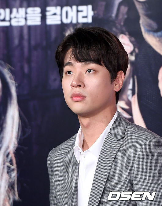 [OSEN=이대선 기자] 8일 서울 광진구 롯데시네마 건대입구에서 영화 ‘타짜: 원 아이드 잭’ 제작보고회가 열렸다.배우 박정민이 취재진의 질문을 듣고 있다. /sunday@osen.co.kr