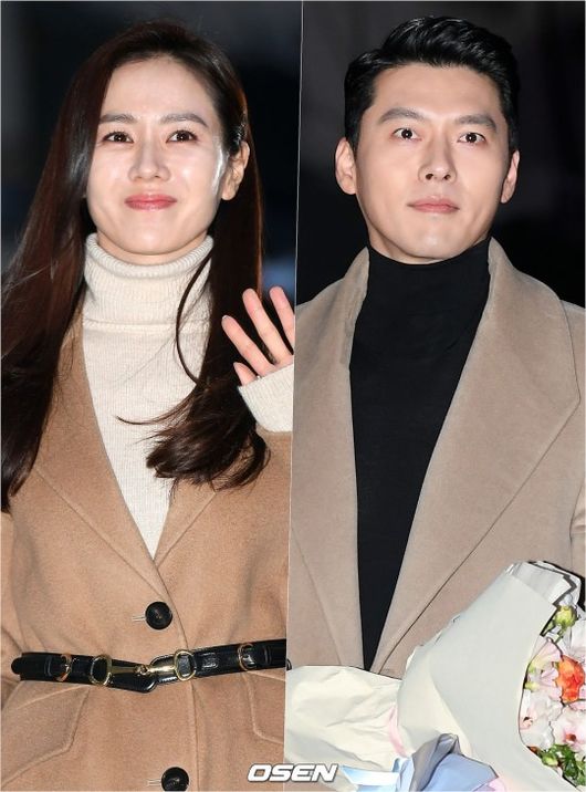 [OSEN=조은정 기자] 16일 오후 서울 영등포구 한 음식점에서 tvN 토일드라마 '사랑의 불시착' 종방연이 열렸다.배우 손예진, 현빈이 포즈를 취하고 있다. /cej@osen.co.kr